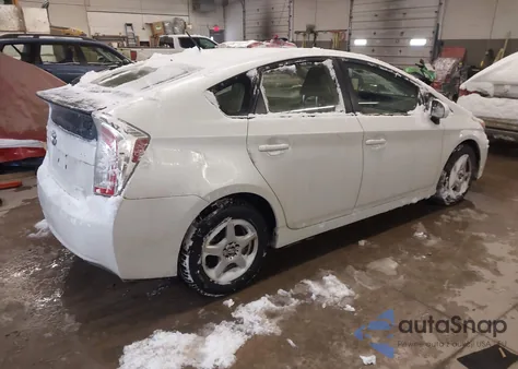 2015 Toyota Prius Two z USA, uszkodzony, nr VIN JTDKN3DU9F0446343